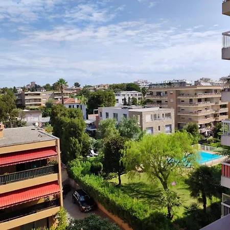 Studio - Beachside 80m Away Form Beach Apartment *